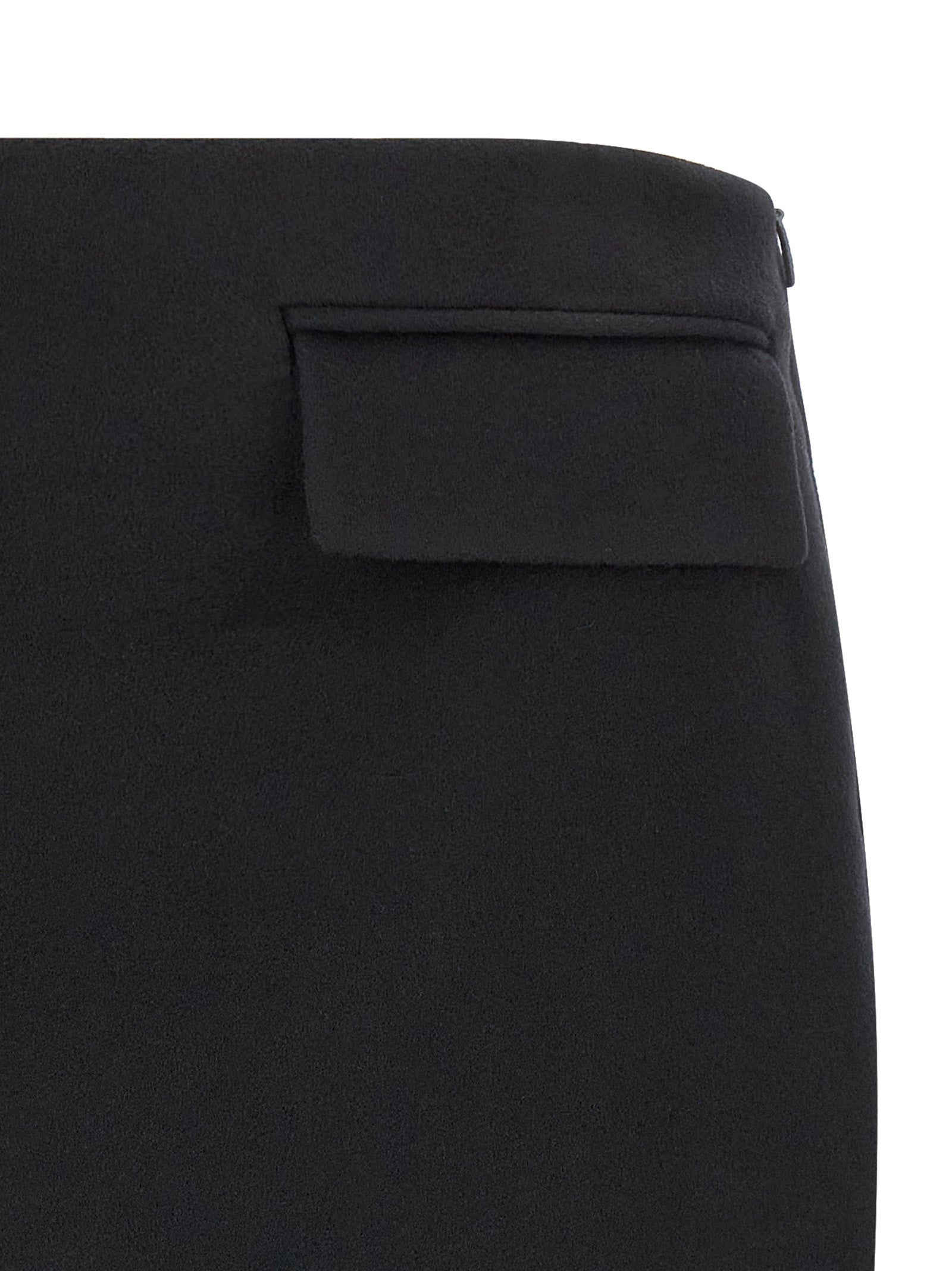 Experience the allure of the Ferragamo Black Virgin Wool Long Skirt, a masterpiece of Italian craftsmanship blending virgin wool and cashmere for timeless elegance.