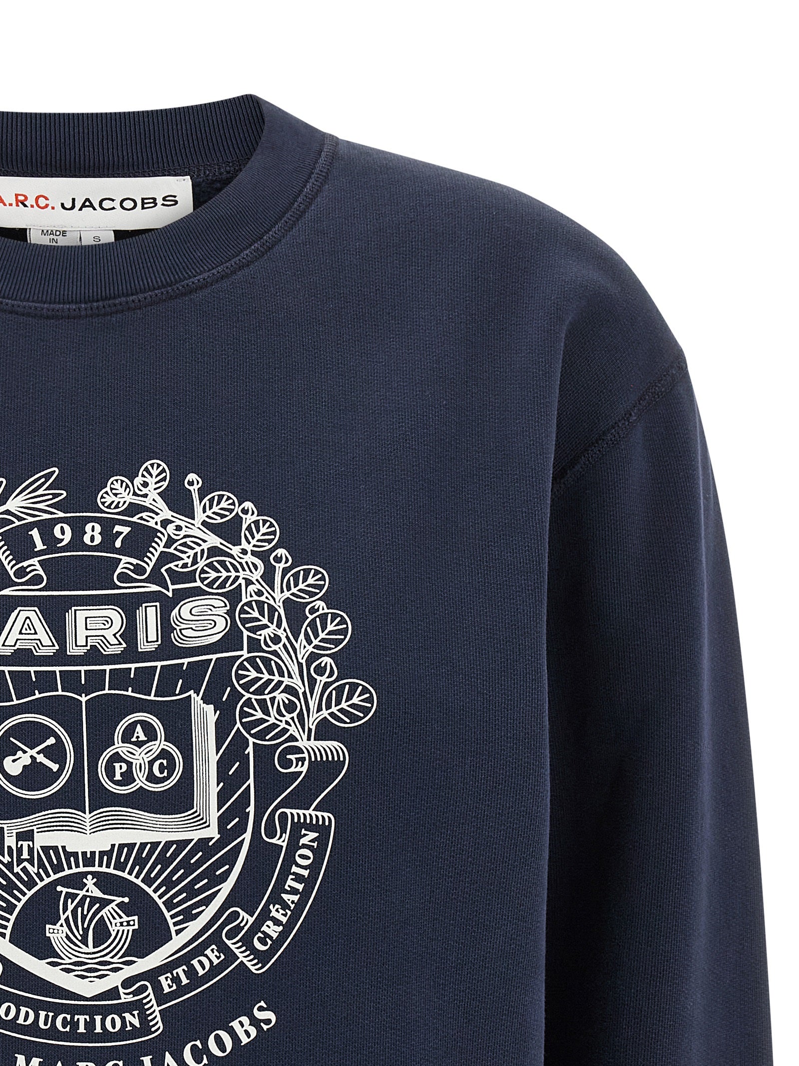Elevate your style with the A.P.C. Blue Cotton Sweatshirt, a luxurious blend of sustainable craftsmanship and Parisian elegance, perfect for any sophisticated occasion.