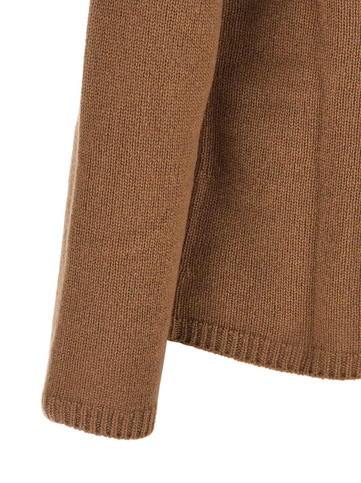 Elevate your wardrobe with the 'S Max Mara Brown Wool Cardigan, a luxurious blend of wool and cashmere, embodying timeless elegance and exceptional Italian artistry.