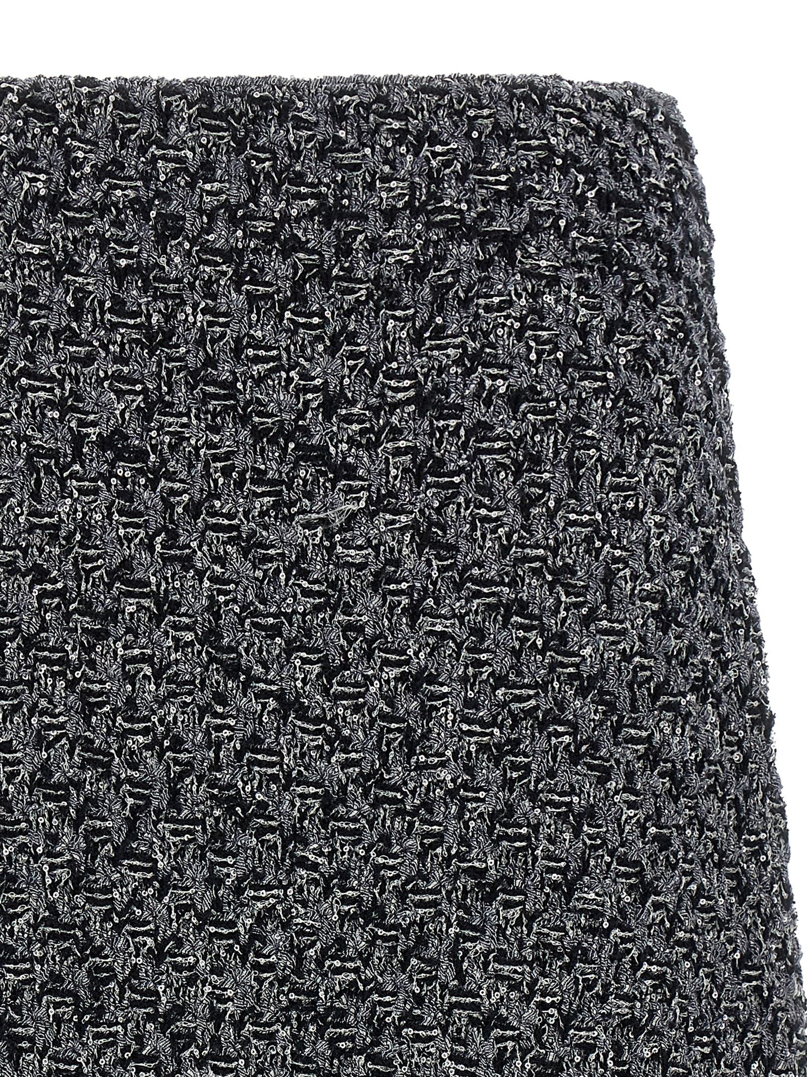 Discover the Fabiana Filippi Blue Cotton Midi Skirt, a masterpiece of Italian craftsmanship, blending elegance and allure for the discerning individual.