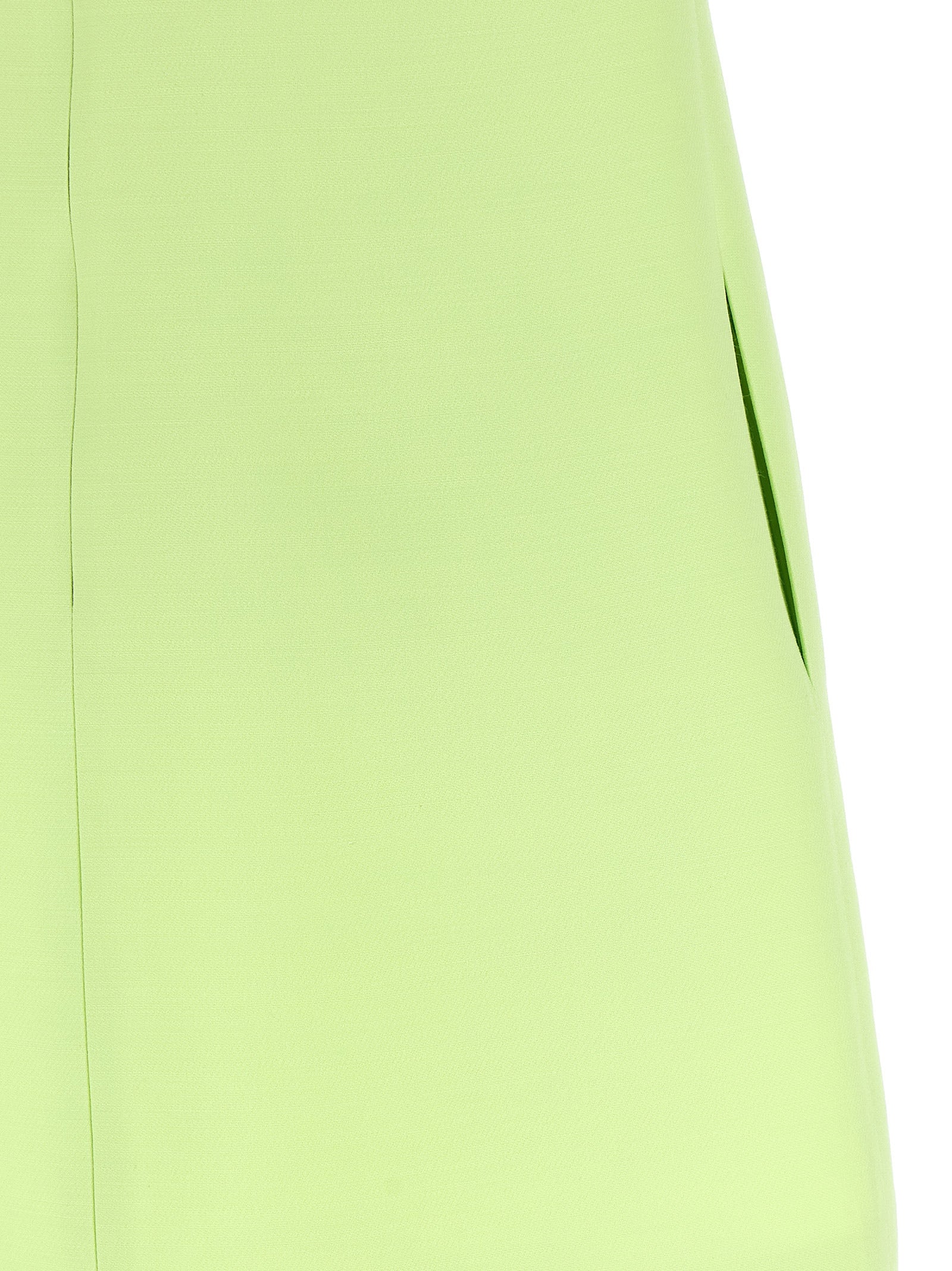 Indulge in the exquisite allure of the Valentino Garavani Bicolor Virgin Wool Short Dress, a masterpiece of craftsmanship blending virgin wool and silk for timeless elegance.