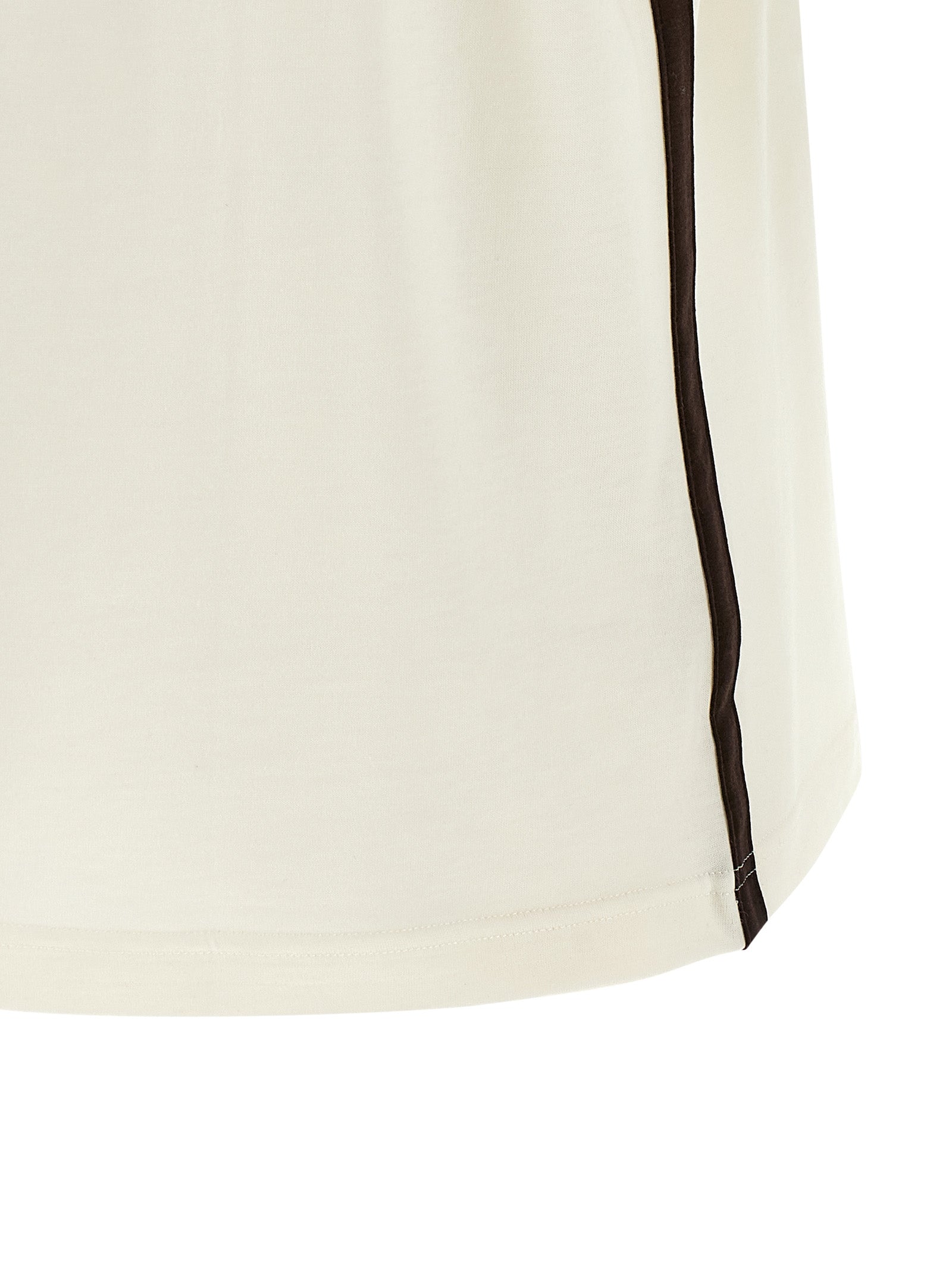 Experience the allure of the Ferragamo Beige Cotton T-Shirt, a luxurious blend of cotton and cashmere, embodying Italian craftsmanship and timeless elegance for the discerning individual.