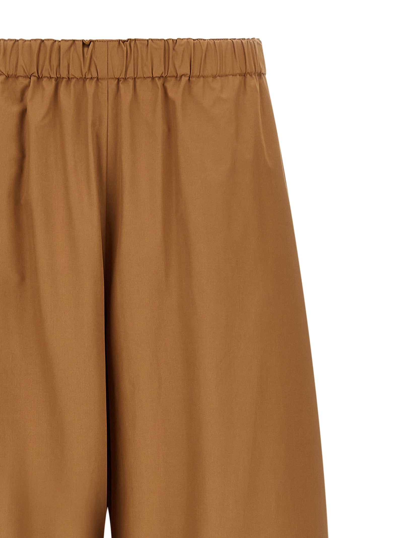 Elevate your style with Fabiana Filippi's Brown Cotton Casual Pants, crafted from luxurious 100% cotton, merging timeless elegance with modern sophistication for the discerning individual.