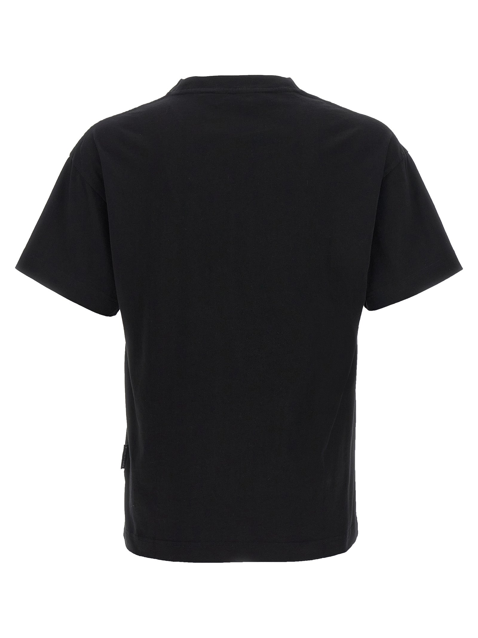 Discover the Palm Angels Black Cotton T-Shirt, a luxurious blend of urban elegance and artisanal craftsmanship, perfect for those who embrace individuality and sophistication.