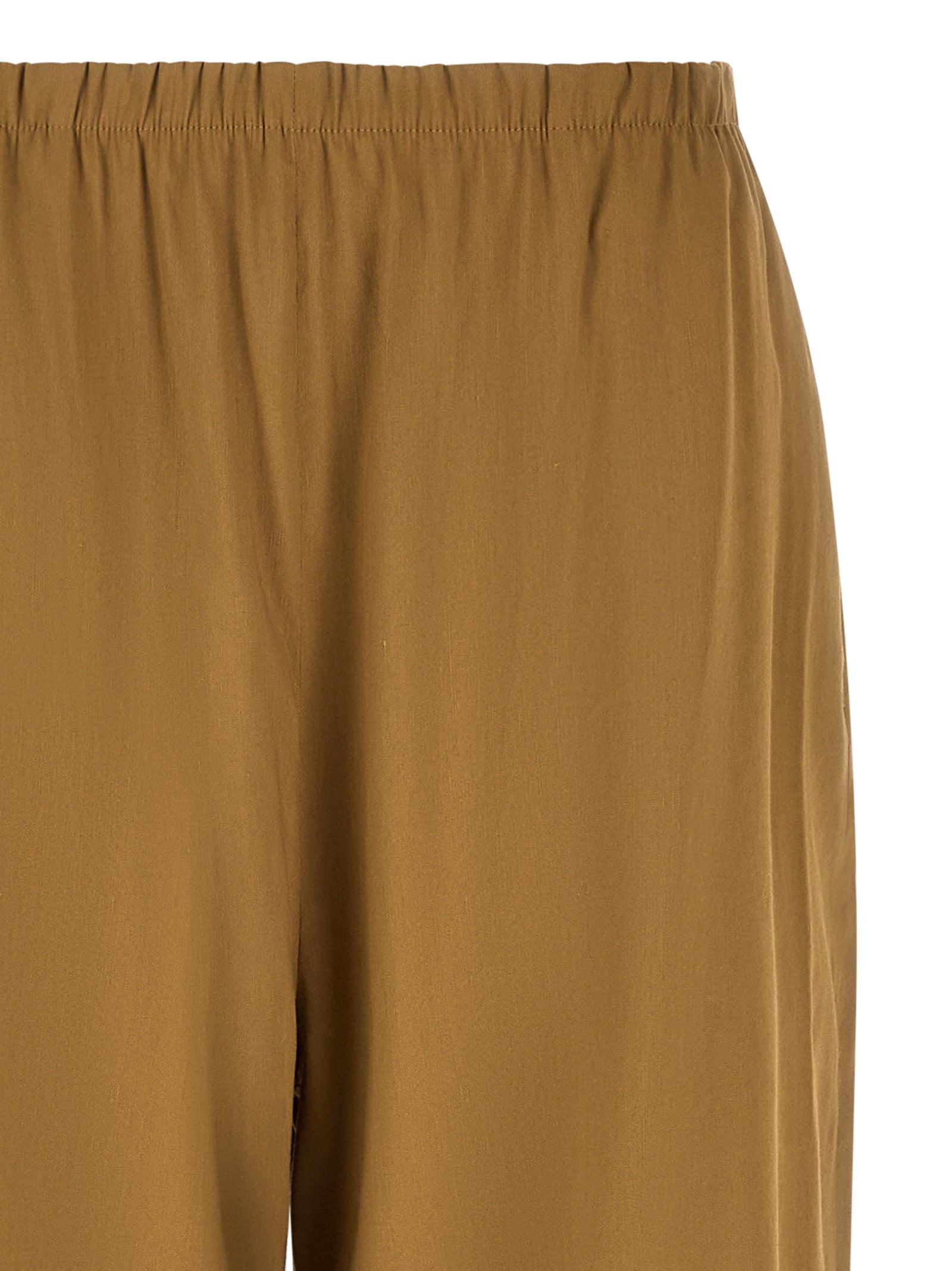 Experience the exquisite allure of Max Mara's Beige Linen Casual Pants from the MxpDestino collection, where artisanal craftsmanship meets timeless elegance for the discerning individual.