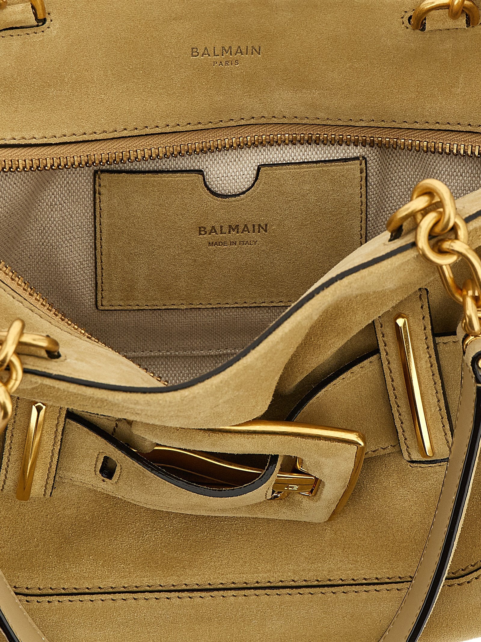 Elevate your style with the Balmain Beige Calfskin Shoulder Bag, a masterpiece of Italian craftsmanship in luxurious calfskin, perfect for the discerning connoisseur.