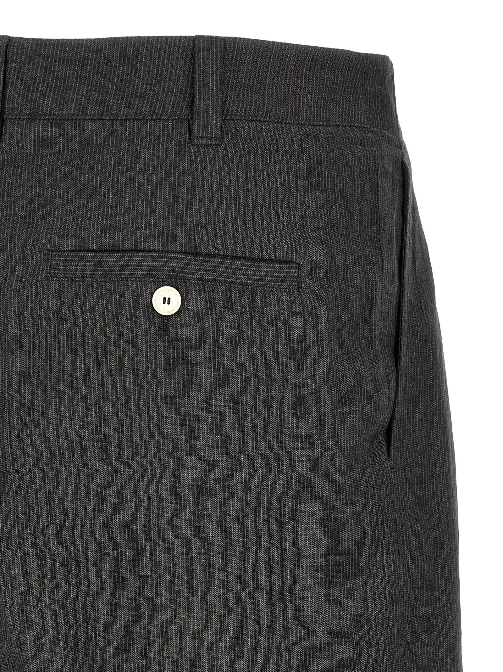 Indulge in the elegance of Jacquemus Gray Linen Bermuda Shorts, where luxurious craftsmanship meets timeless sophistication, perfect for the discerning individual.