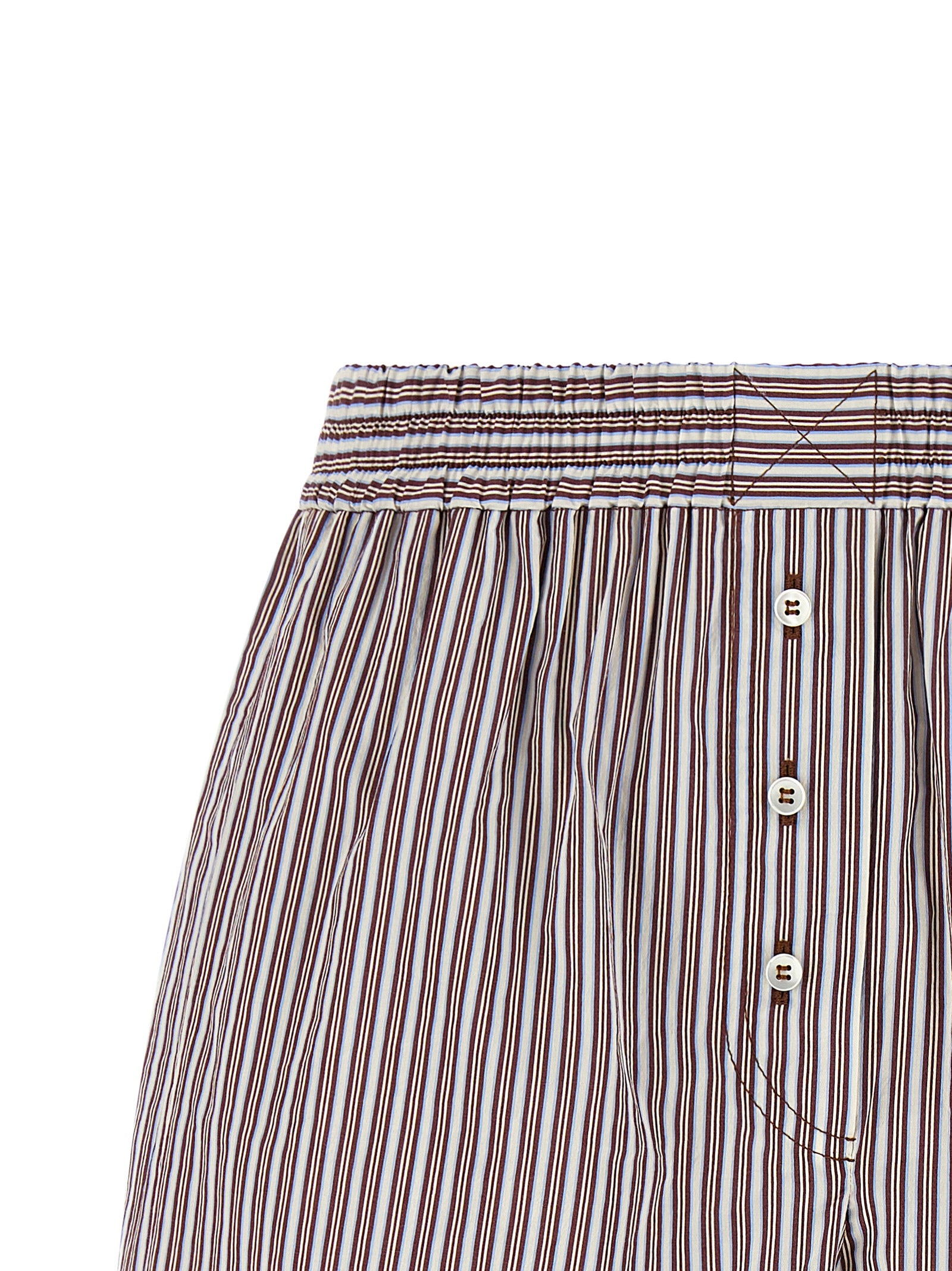 Elevate your wardrobe with Brunello Cucinelli's Bordeaux Cotton Bermuda Shorts, where artisanal elegance meets luxurious comfort in a stunning flared silhouette.