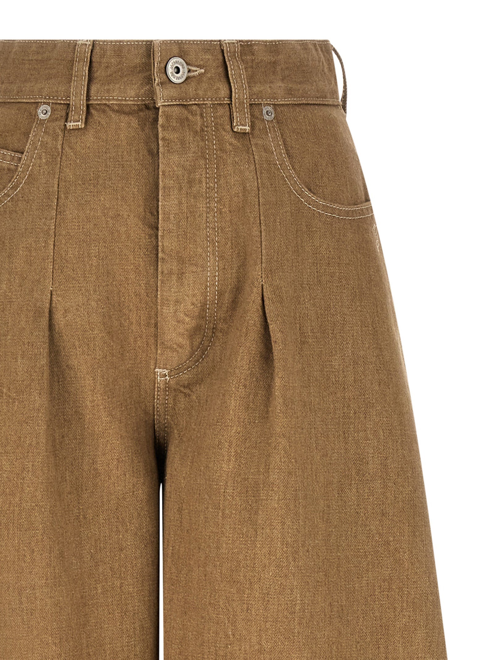 Elevate your wardrobe with the Jacquemus Beige Cotton Jeans Denim, a luxurious blend of comfort and style, designed for the discerning individual who commands attention.