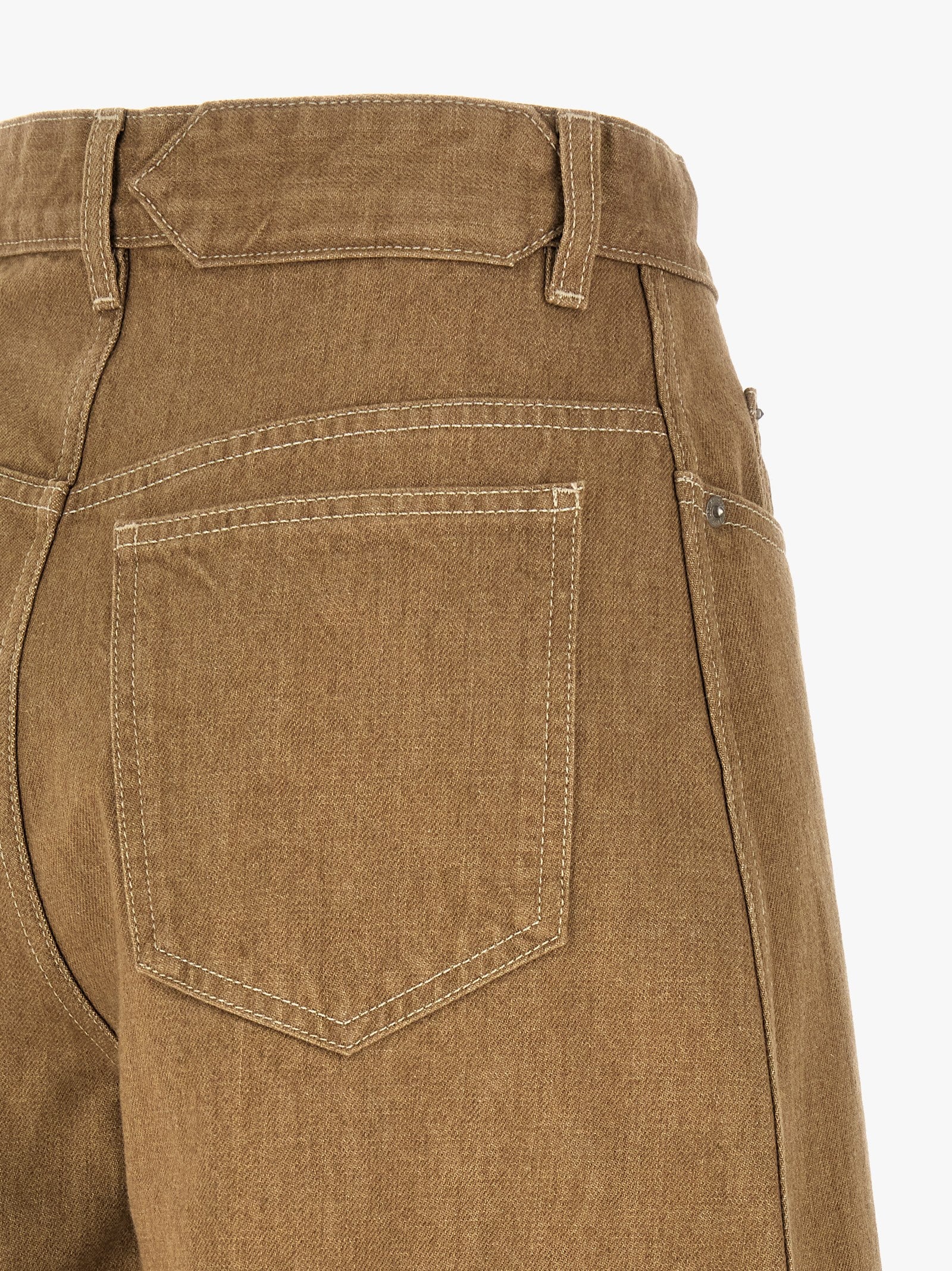 Elevate your wardrobe with Jacquemus Beige Cotton Jeans Denim, a luxurious blend of comfort and style, designed for the discerning individual who embraces sophistication.
