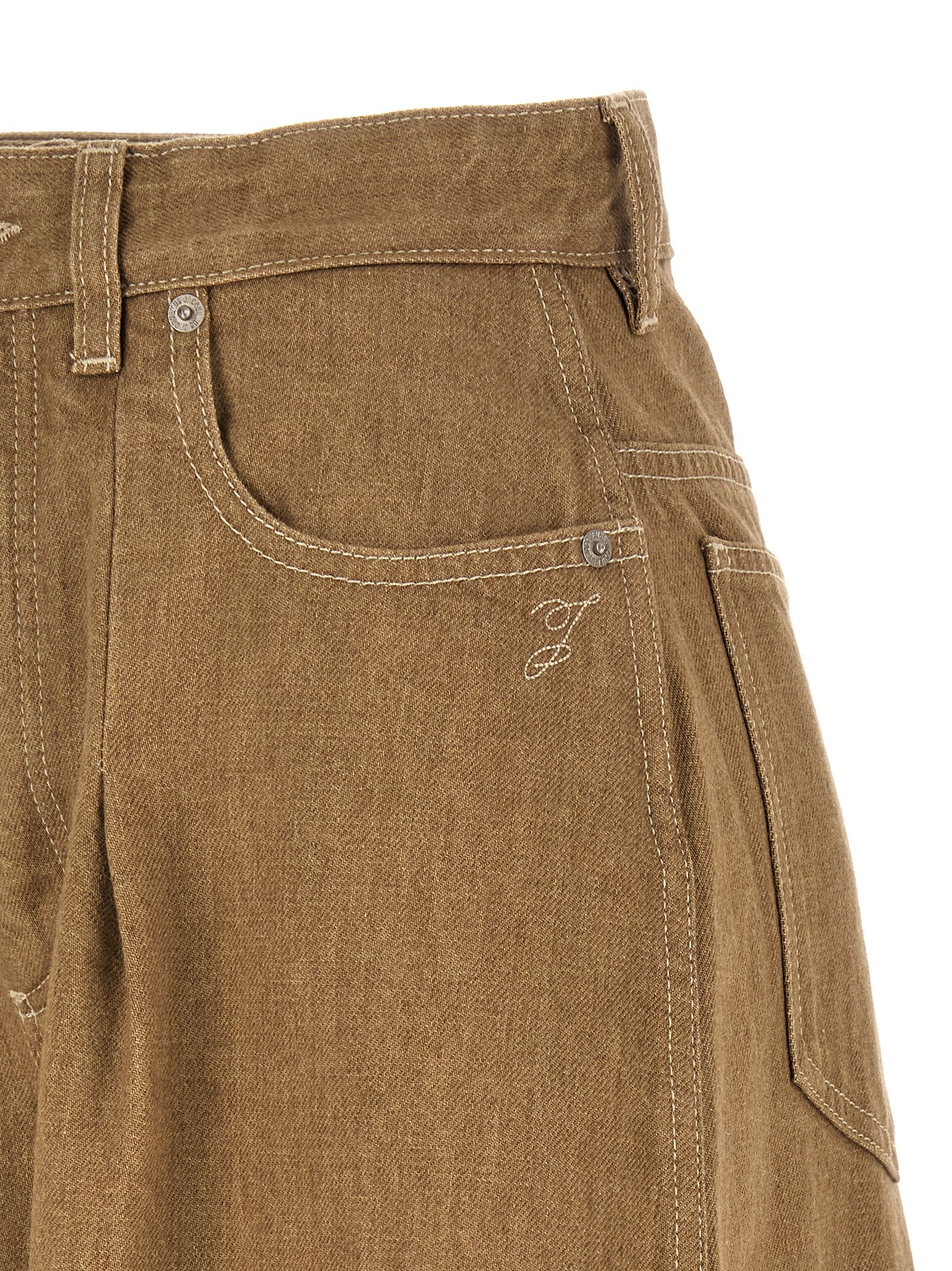 Elevate your wardrobe with Jacquemus Beige Cotton Jeans Denim, a luxurious blend of comfort and style, showcasing innovative craftsmanship for the discerning individual.