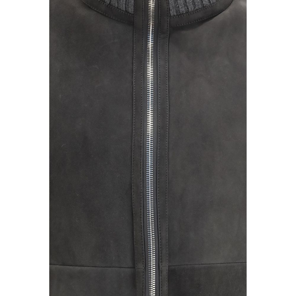Elevate your wardrobe with the Brunello Cucinelli Gray Wool Oves Aries Full-Length Jacket, a masterpiece of 100% Merino wool that embodies timeless sophistication and unparalleled craftsmanship.