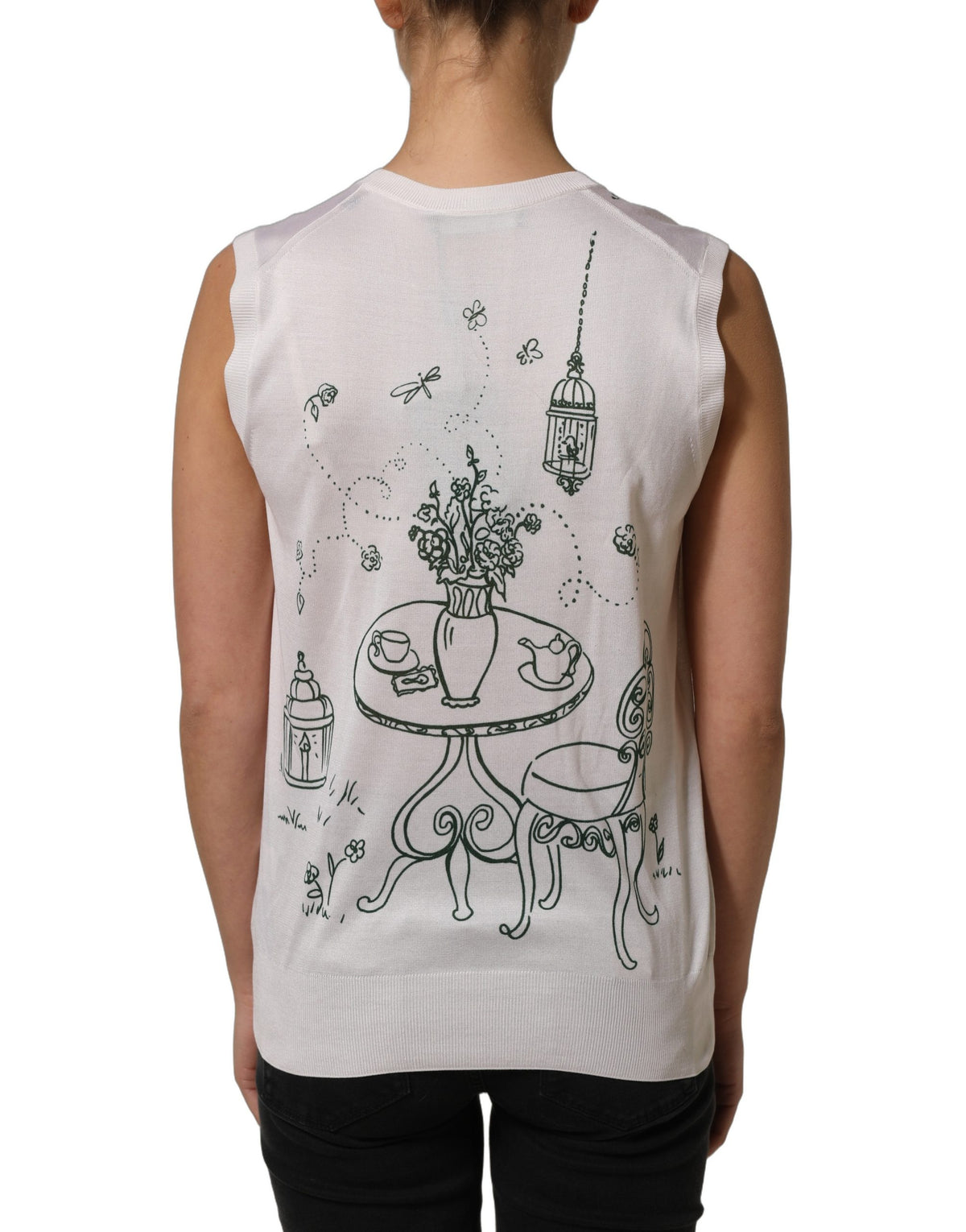 Discover the Dolce & Gabbana White Silk Knit Garden Fountain Print Tank Top, a masterpiece of Italian craftsmanship that embodies luxury and timeless elegance for every discerning fashionista.