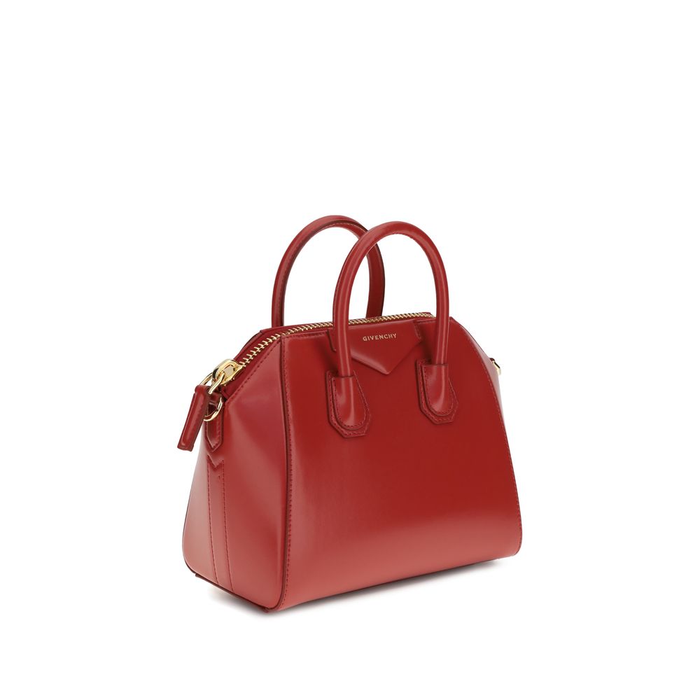 Discover the Givenchy Multicolor Calf Leather Bos Taurus Handbag from the AW26 collection, a masterpiece of exquisite craftsmanship and timeless elegance, perfect for any discerning fashionista.