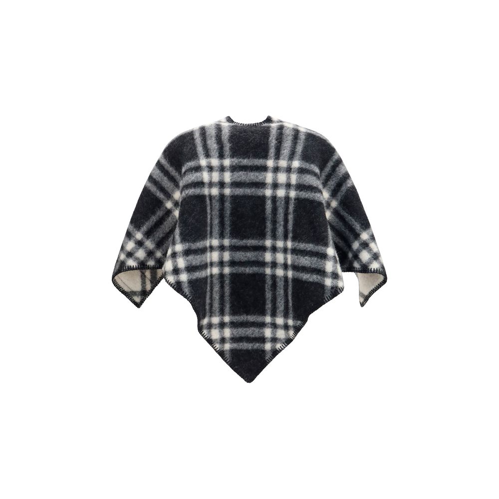 Indulge in the Burberry Gray Wool Oves Aries Scarf, a masterpiece of 100% Merino wool, exuding timeless elegance with its iconic Check pattern, perfect for any sophisticated ensemble.