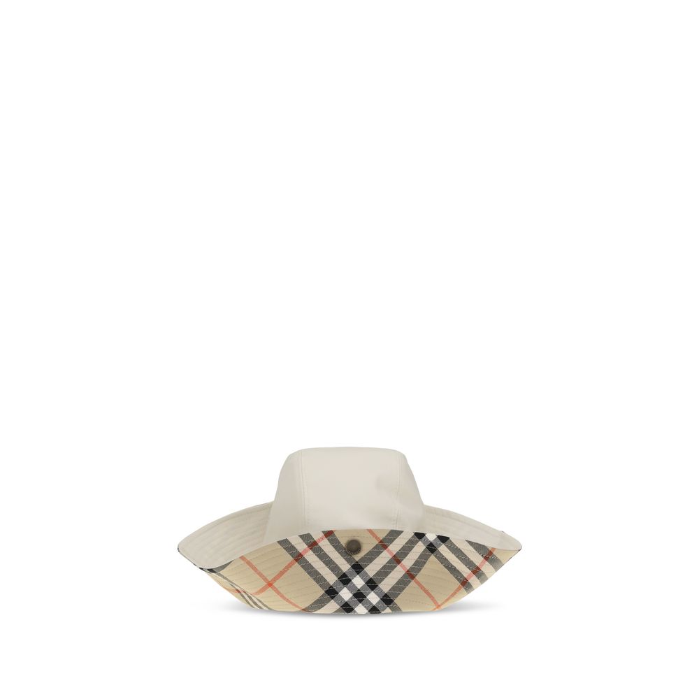 Burberry White Cotton Bucket Hat – Timeless Luxury Accessory