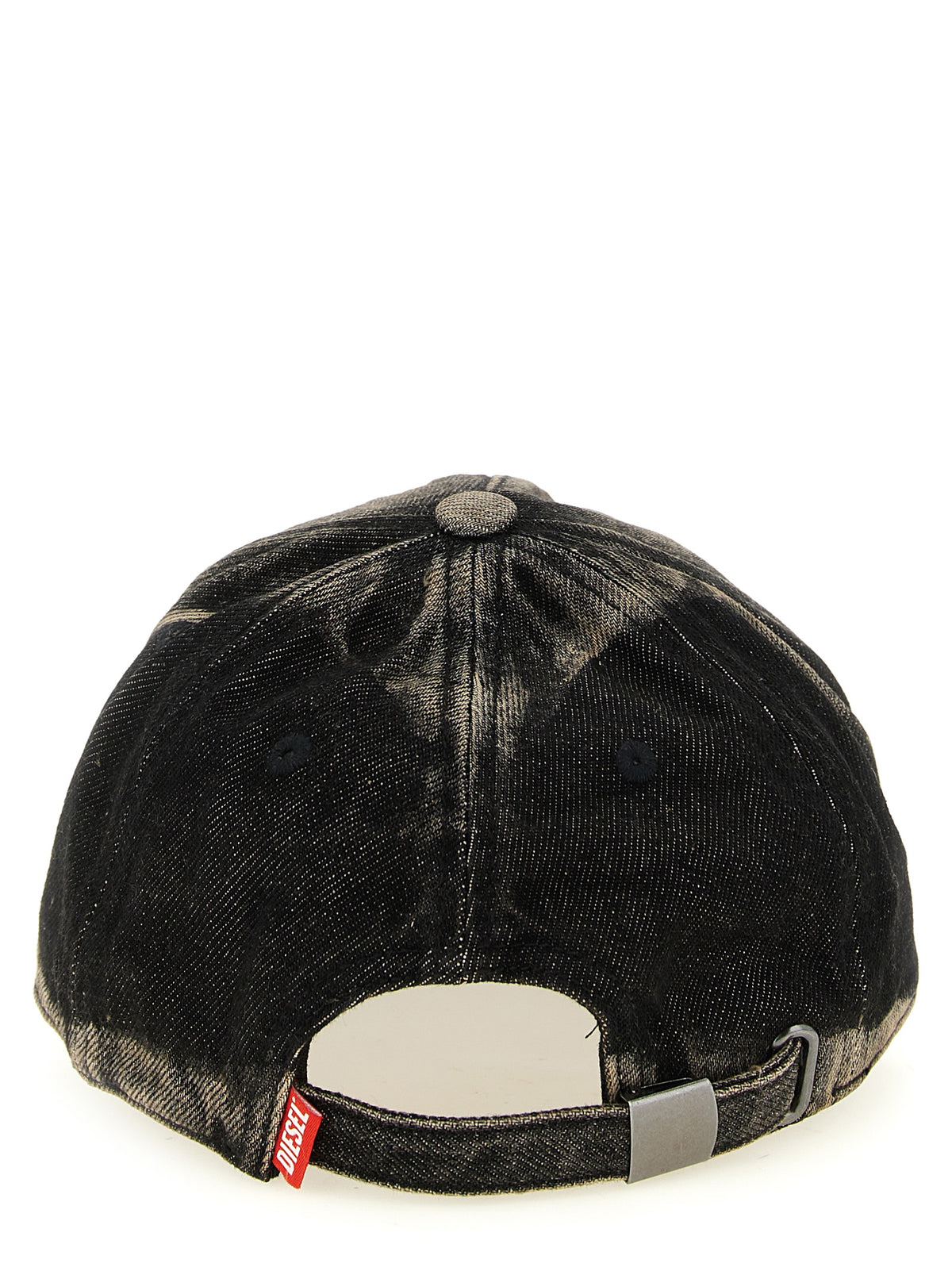 Discover the Diesel Black Cotton Cap, a blend of urban sophistication and timeless style, crafted from premium cotton with a vintage wash for an effortlessly chic look.