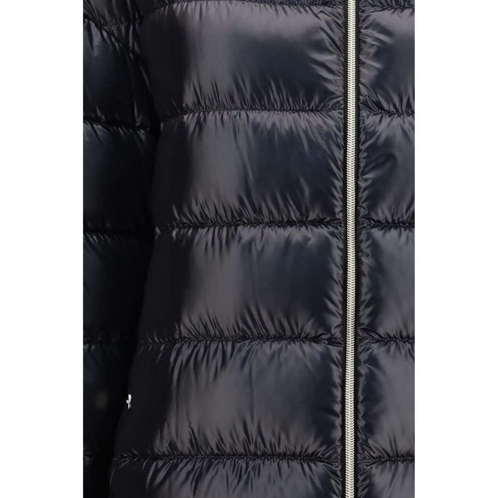 Elevate your winter wardrobe with the Herno Black Polyester Coat, an exquisite blend of Italian craftsmanship and luxurious design, perfect for the discerning individual.