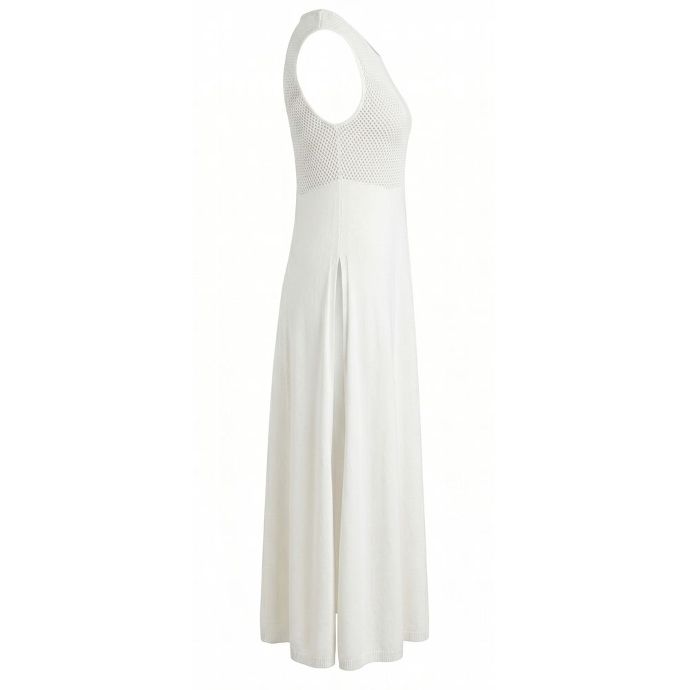 Elevate your wardrobe with the Malo White Silk Women Dress, a masterpiece of Italian craftsmanship blending silk and cotton for timeless elegance and allure.