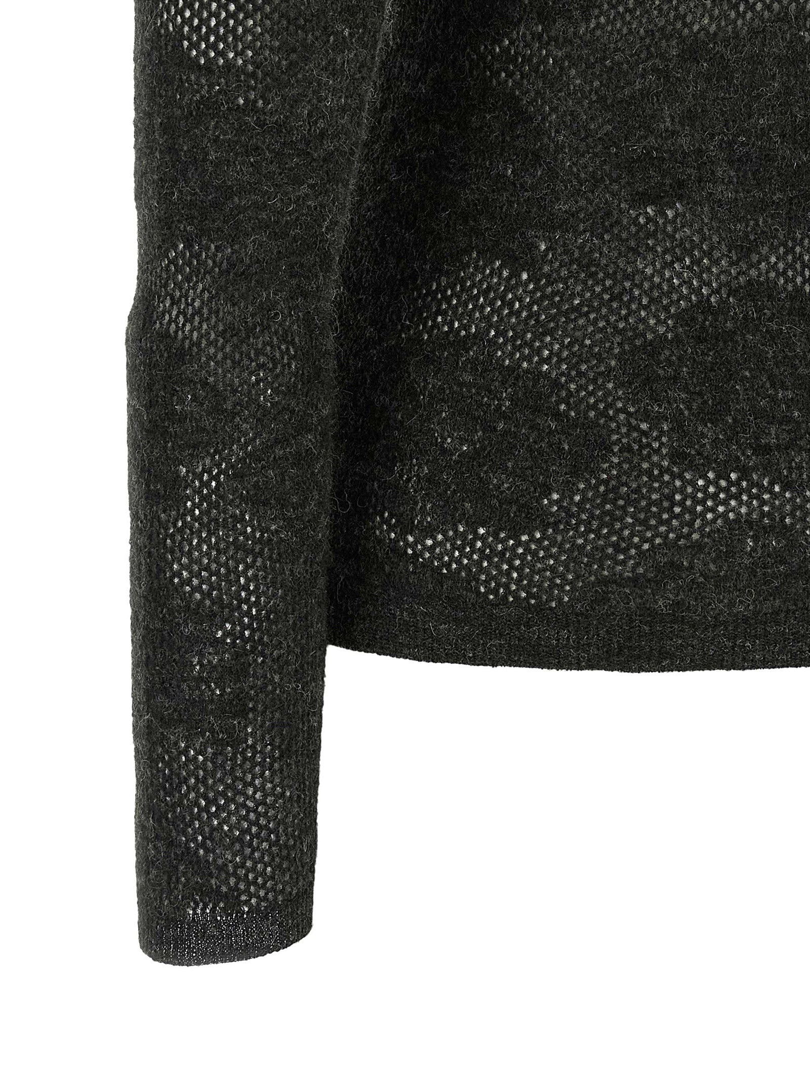 Indulge in the exquisite Brunello Cucinelli Gray Silk Cardigan, a luxurious blend of silk, alpaca, and wool that redefines elegance with its sophisticated textures and timeless design.