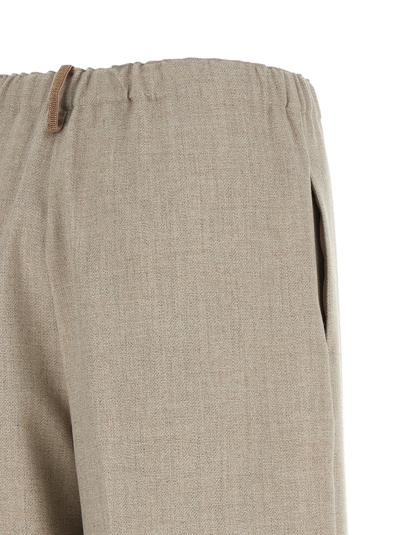 Elevate your wardrobe with Fabiana Filippi's Beige Casual Pants from the Trevi collection, crafted for timeless elegance and unparalleled comfort in luxurious materials.
