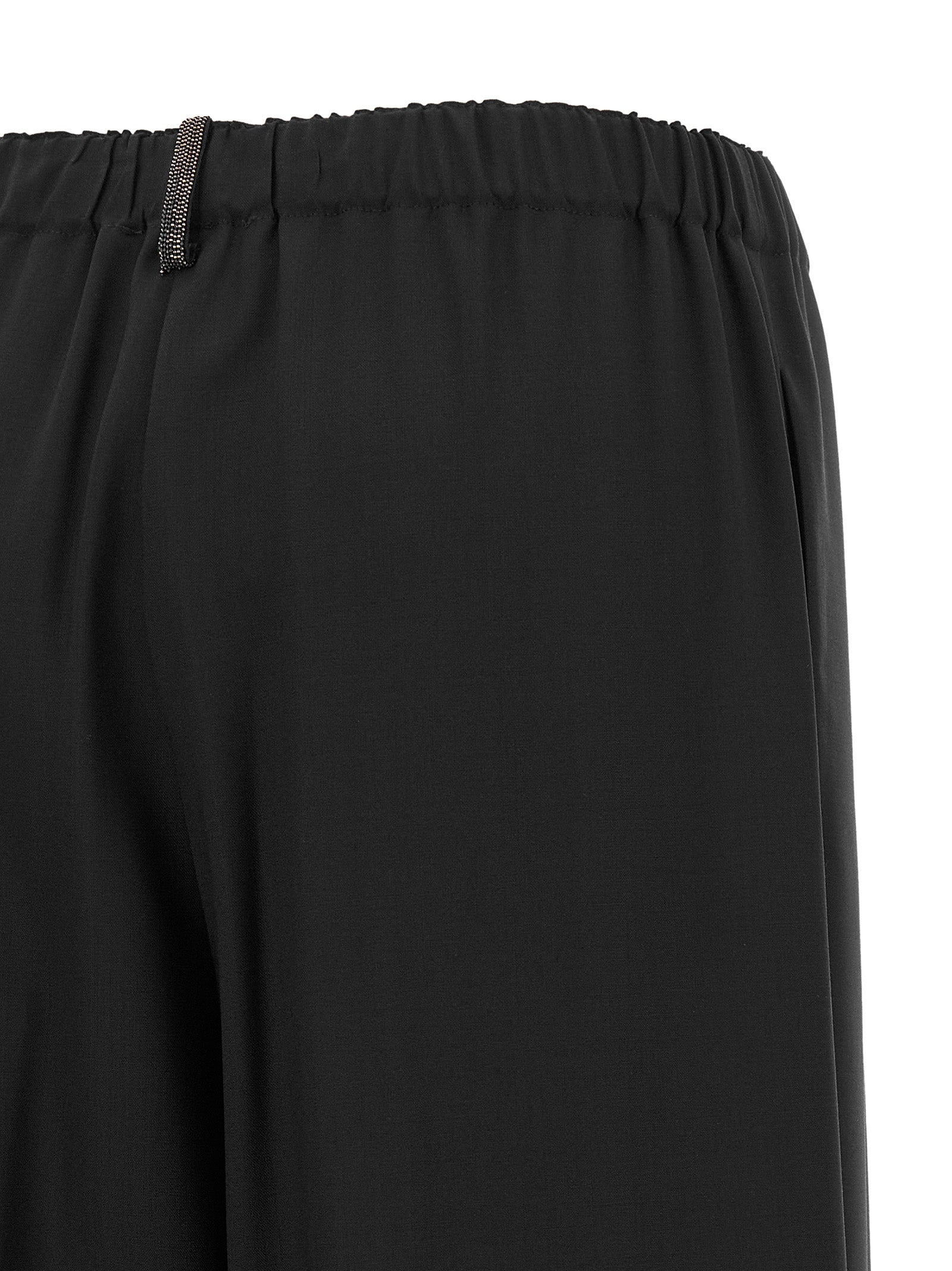 Discover the Fabiana Filippi Black Virgin Wool Casual Pants, a masterpiece of luxurious bistretch wool, embodying timeless elegance and sophisticated comfort for the discerning individual.