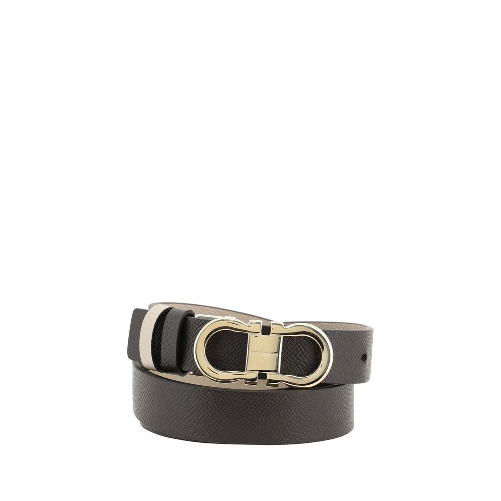Experience the allure of the Ferragamo Brown Calf Leather Bos Taurus Regular Belt, a masterpiece of grained leather that embodies timeless elegance and sophistication.