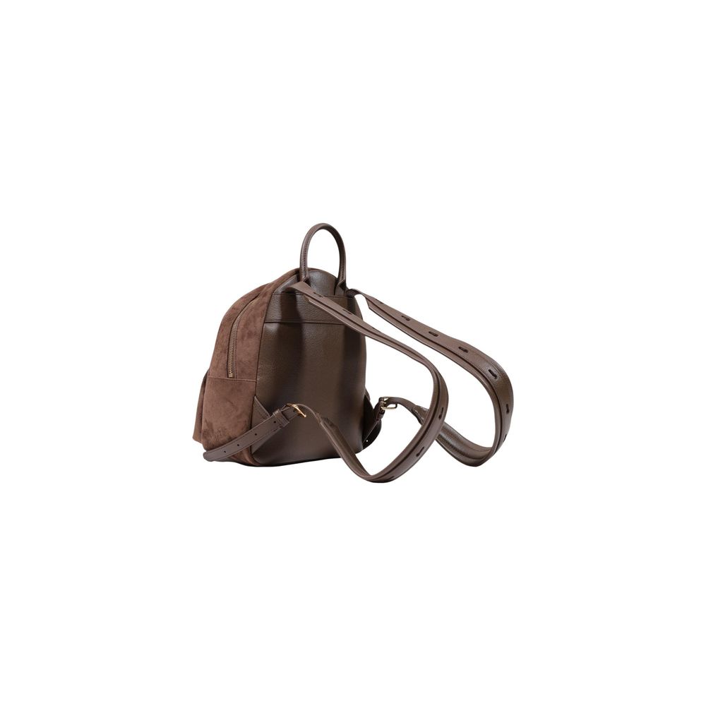 Discover the Love Moschino Brown Polyester Backpack, a luxurious blend of elegance and practicality, crafted from premium materials for the modern connoisseur.