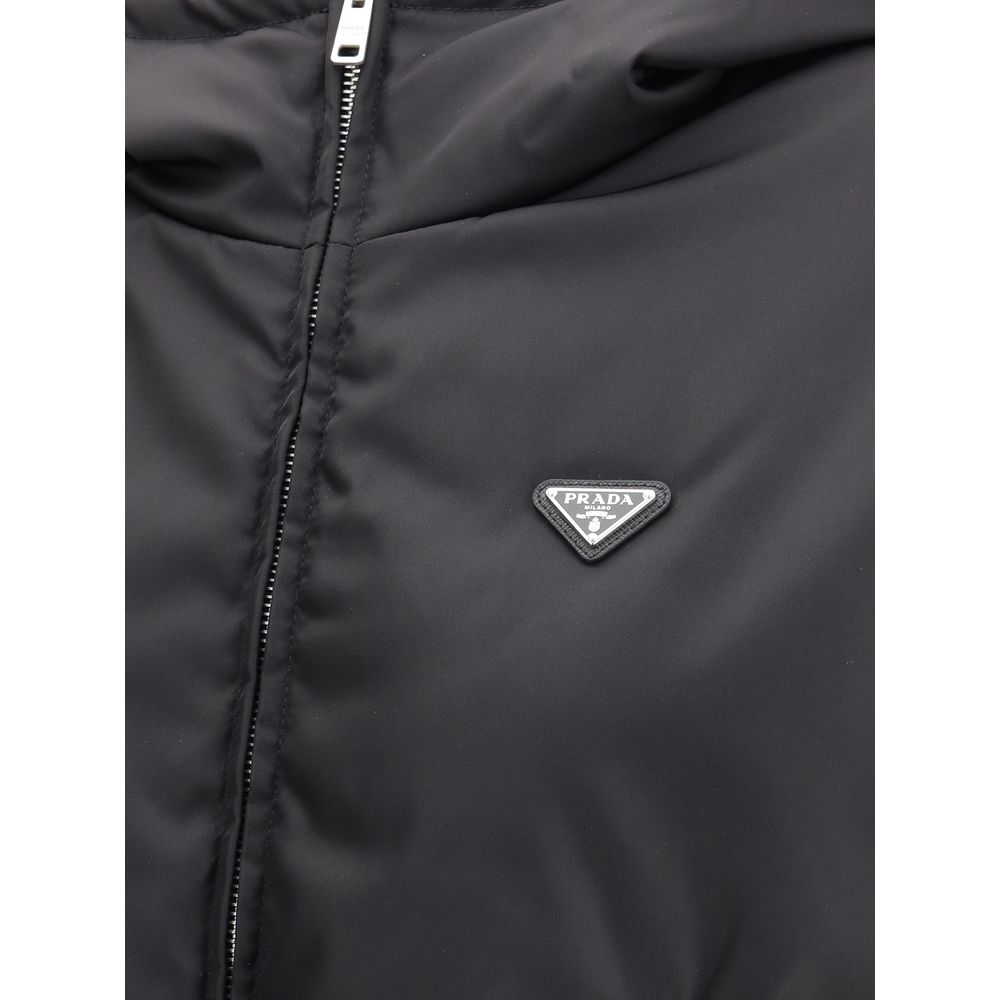 Elevate your wardrobe with the Prada Black Recycled Polyamide Shell Jacket, a sustainable luxury piece from the AW26 collection, embodying elegance and timeless sophistication.