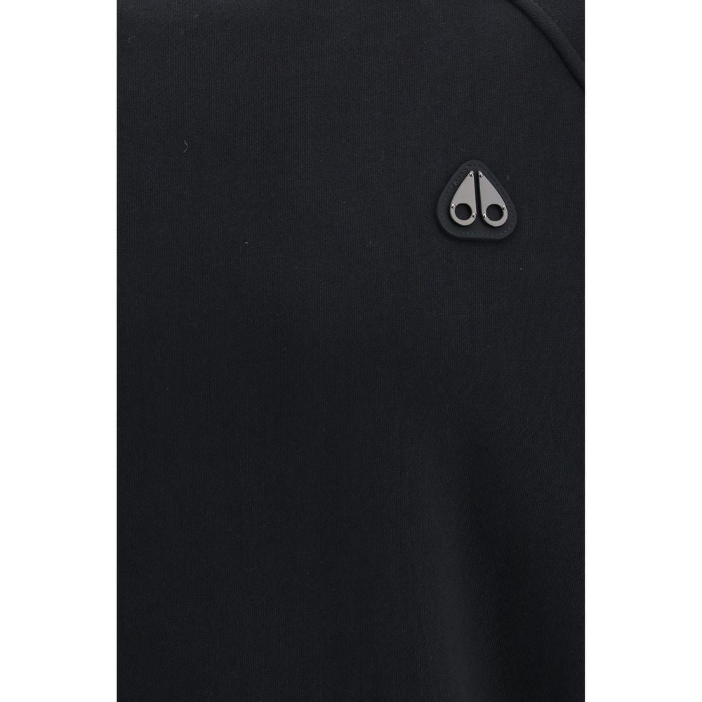 Discover the Moose Knuckles YUL crewneck Sweatshirt, crafted from premium cotton and polyester, embodying contemporary luxury with a distinctive metal logo for a refined aesthetic.