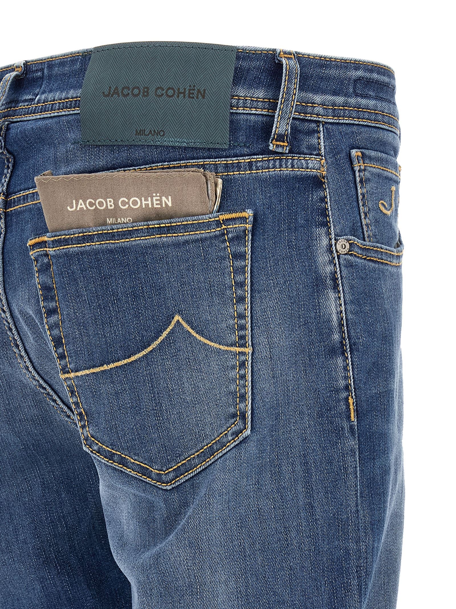 Elevate your style with Jacob Cohen's Viktor V2 jeans, crafted from premium cotton for a luxurious fit. Experience timeless elegance and sophisticated detailing in every wear.