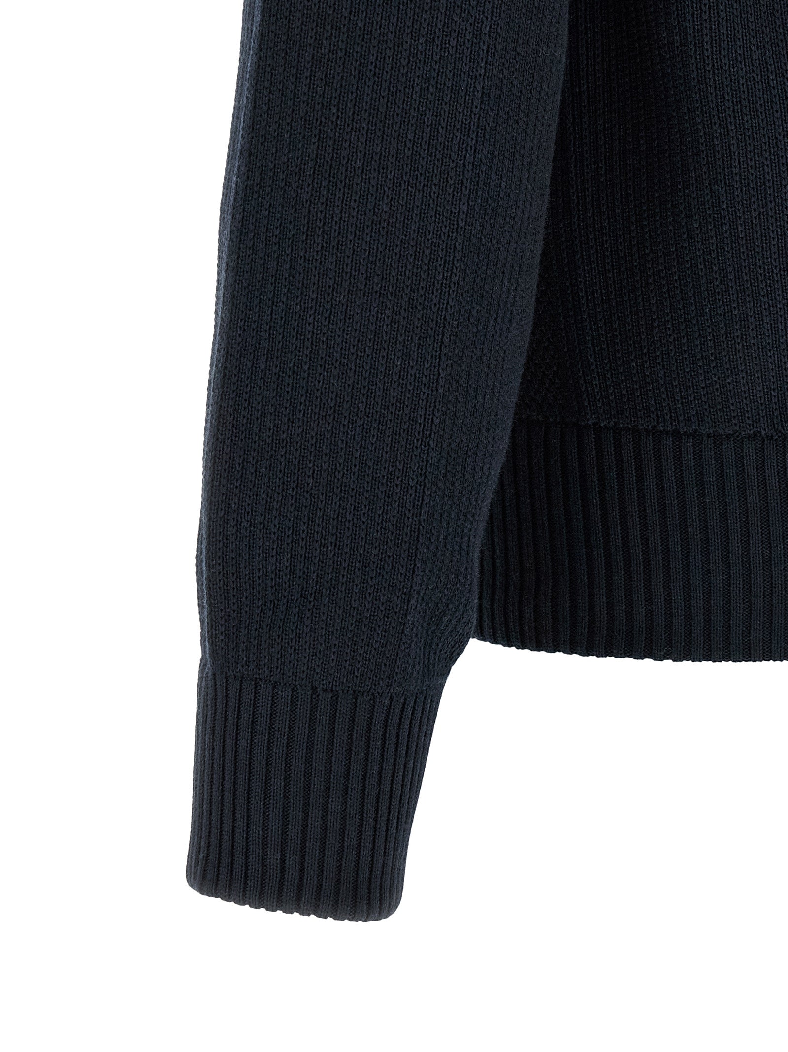 Indulge in the elegance of the Canada Goose Black Wool Full-Length Jacket, where technical innovation meets luxurious comfort, perfect for the discerning connoisseur.