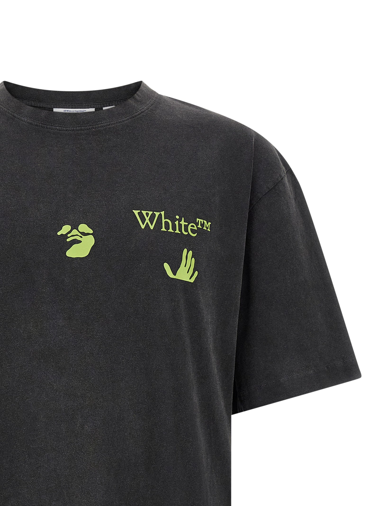 Indulge in the Off-White Bacco Arrow Skate T-shirt, a masterpiece of urban luxury crafted from pure cotton, merging sophisticated design with contemporary artistry.