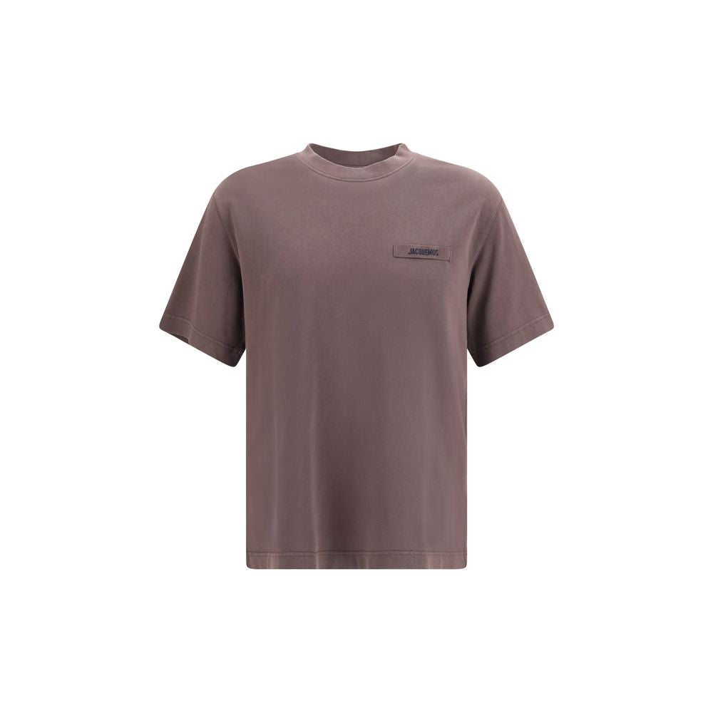 Discover the Jacquemus Brown Cotton T-Shirt from the AW26 collection, a luxurious essential crafted from 100% cotton, embodying refined elegance and modern sophistication.