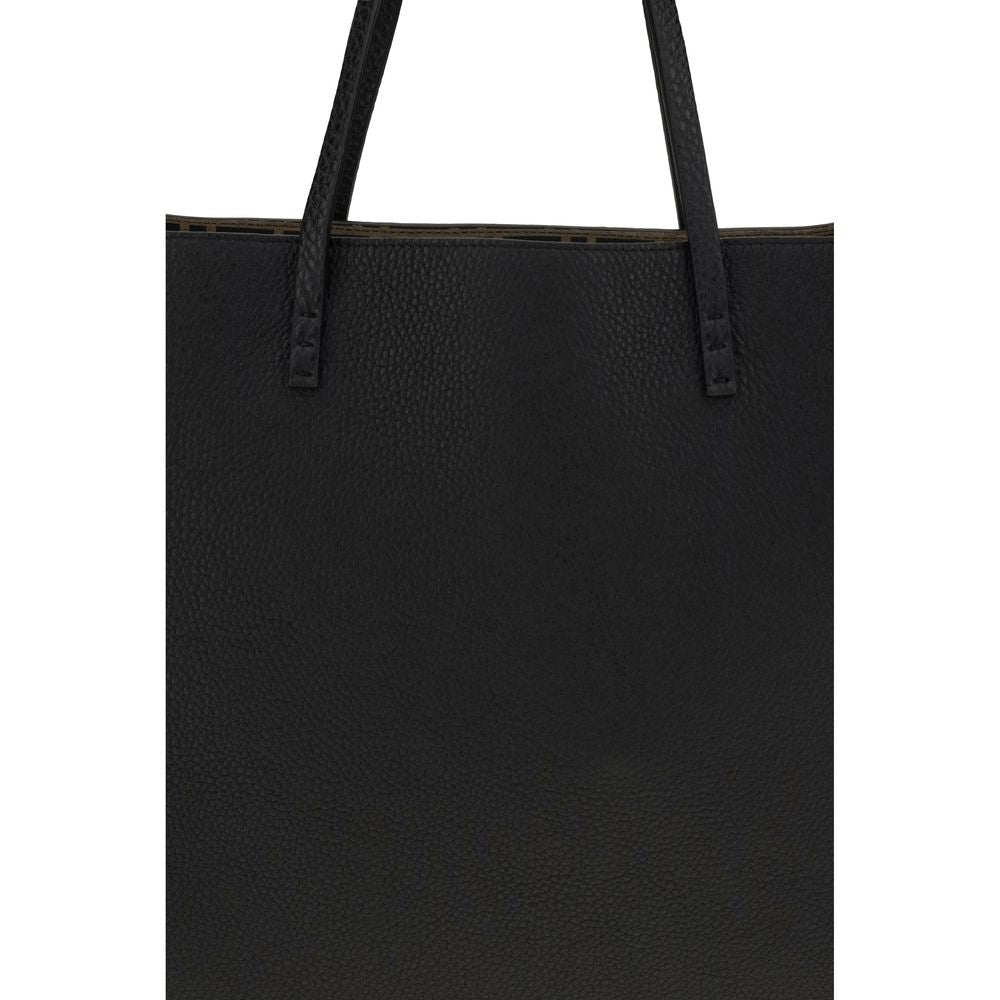 Fendi Black Calf Leather Shoulder Bag - Timeless Luxury Design