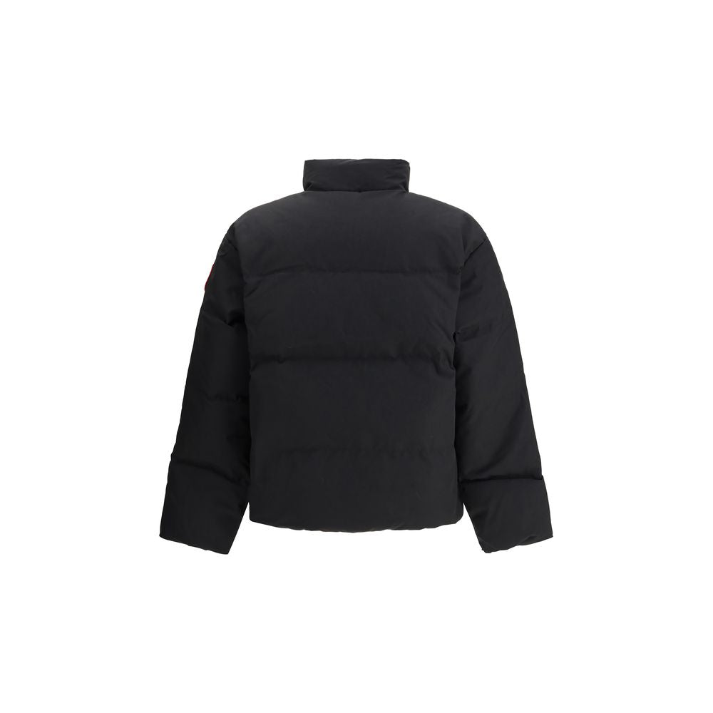 Elevate your style with the Canada Goose Black Polyester Parka, a fusion of water-repellent luxury and oversized elegance, perfect for the discerning modern individual.