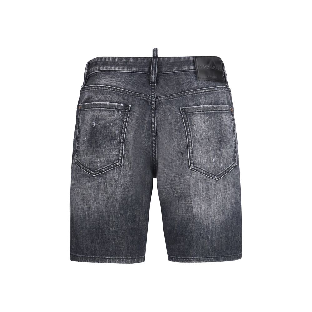 Discover the Dsquared² Black Cotton Bermuda Shorts, a blend of luxury and comfort crafted from premium denim, perfect for the modern connoisseur's wardrobe.