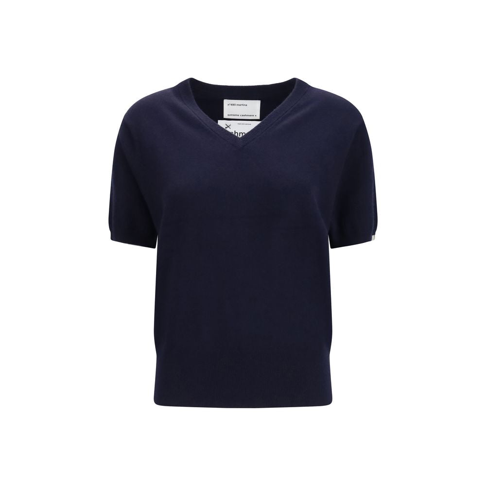 Elevate your wardrobe with the Extreme Cashmere N°490 Martina Sweater, a luxurious cashmere blend masterpiece that embodies elegance and versatility for the discerning individual.