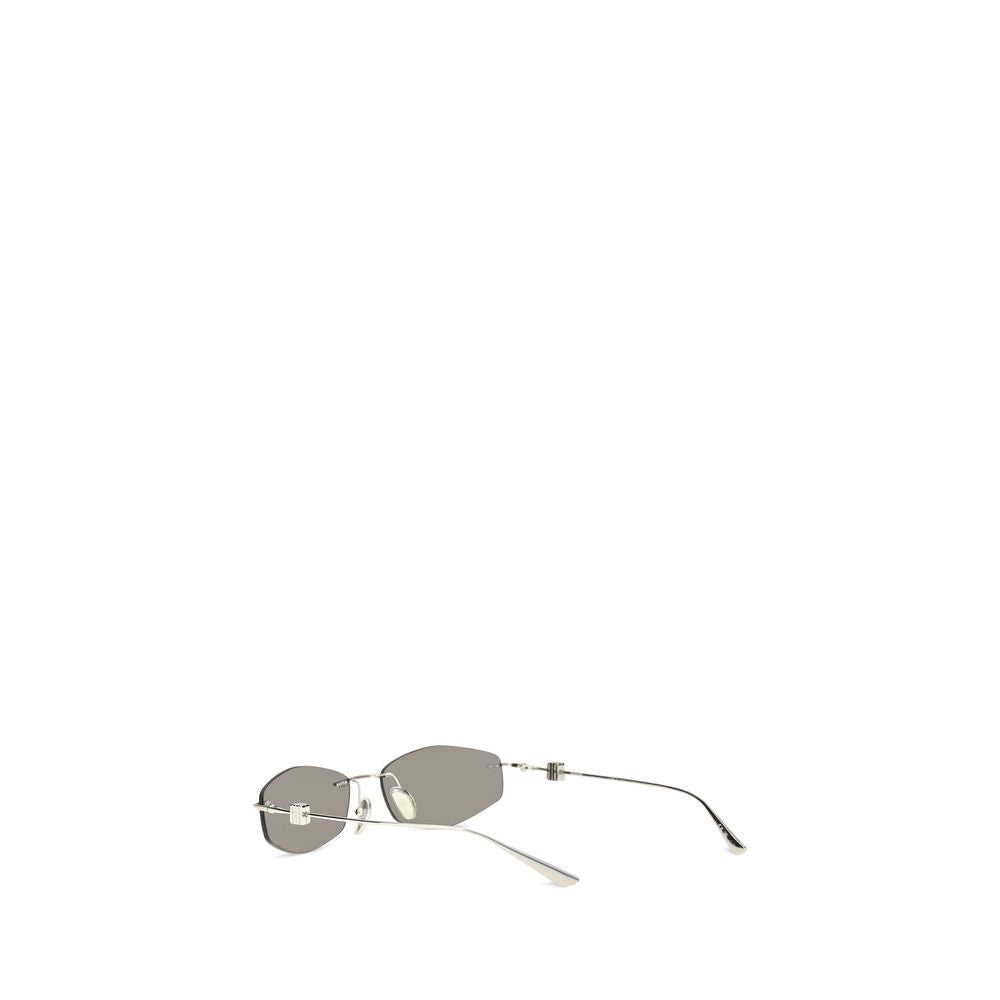 Discover the Balenciaga Silver Metal Sunglasses from the AW26 collection, where bold design meets refined elegance, perfect for the discerning connoisseur.