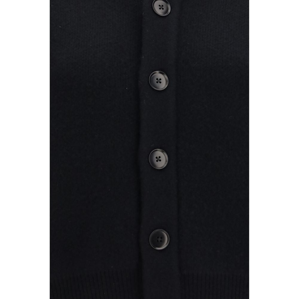 Indulge in the exquisite N°377 Clement cashmere Sweater by Extreme Cashmere, a timeless piece crafted from pure cashmere, embodying elegance and versatility for refined everyday styling.