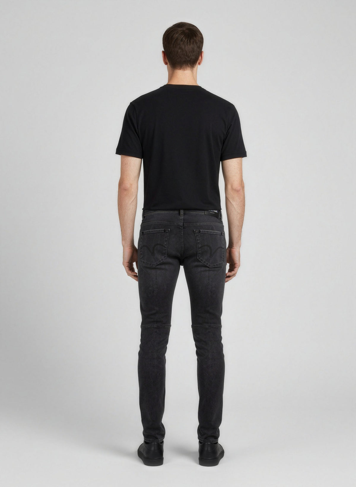 Balmain Slim Fit Jeans - Timeless Elegance in Black Cotton