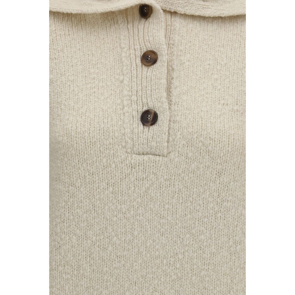 Elevate your wardrobe with the Malo Beige Cashmere Sweatshirt, a luxurious blend of cashmere and merino wool, embodying timeless elegance and sophisticated craftsmanship.