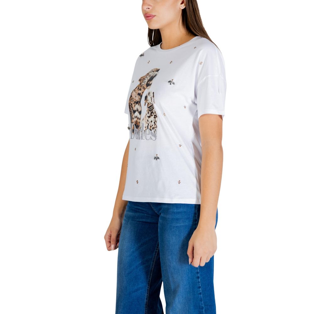 Indulge in the Liu Jo White Cotton T-Shirt, a masterpiece of soft cotton and exquisite craftsmanship, perfect for elevating your everyday elegance with wild sophistication.
