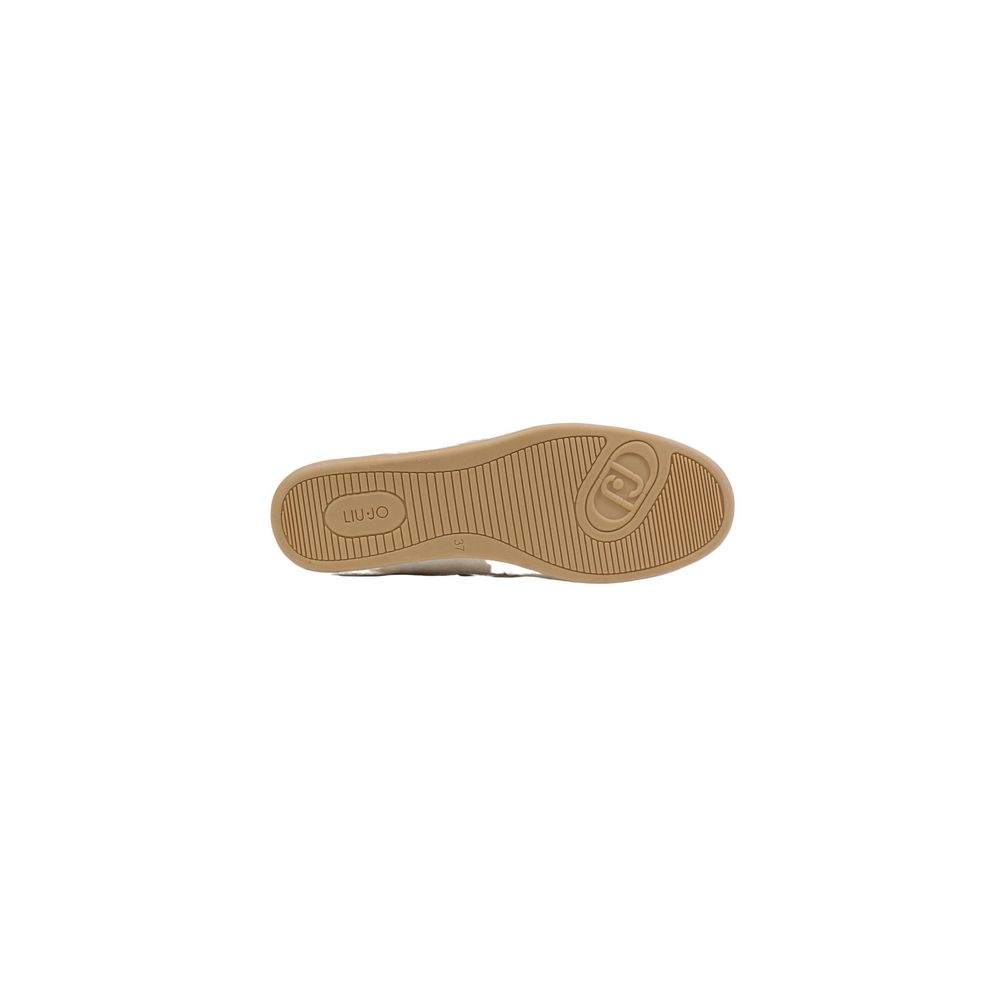 Elevate your elegance with Liu Jo White Suede Leather Platform Pumps, crafted from luxurious suede for timeless sophistication and effortless allure in every step.