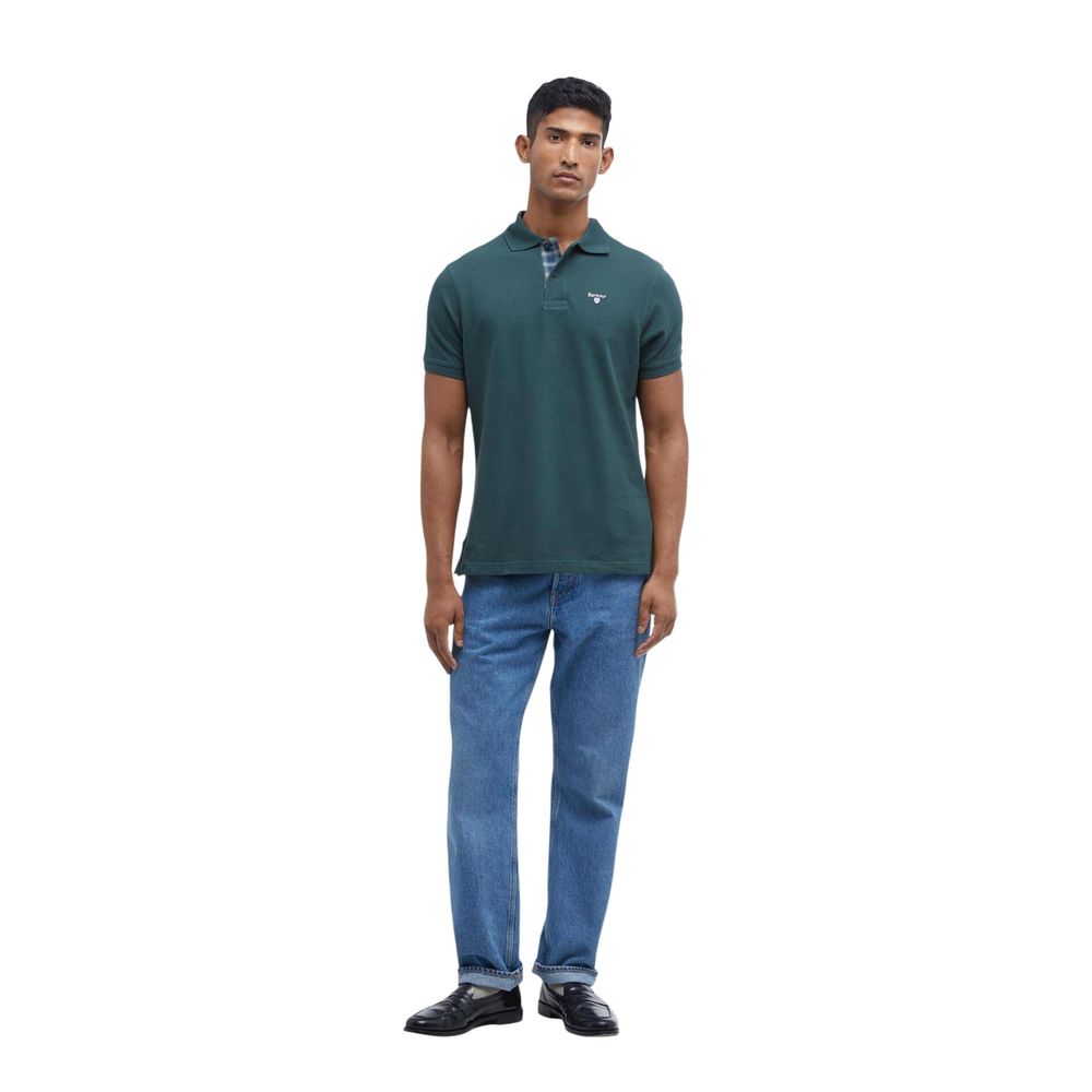 Elevate your wardrobe with the Barbour Bicolor Cotton Polo Shirt, a luxurious blend of 100% cotton, embodying timeless elegance and sophisticated craftsmanship for discerning individuals.