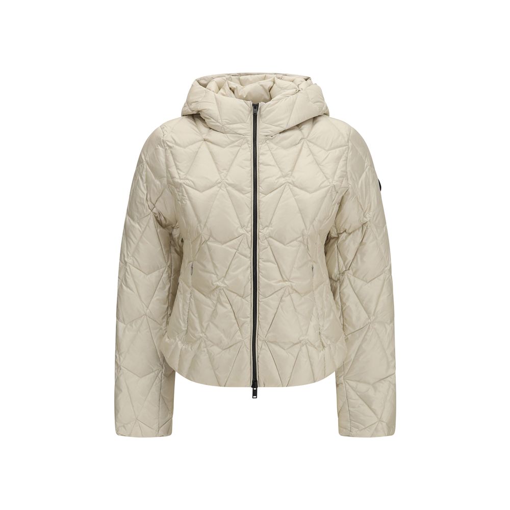Indulge in the Moose Knuckles Beige Goose Down Full-Length Jacket, where lightweight luxury meets exquisite craftsmanship, redefining elegance for every occasion.