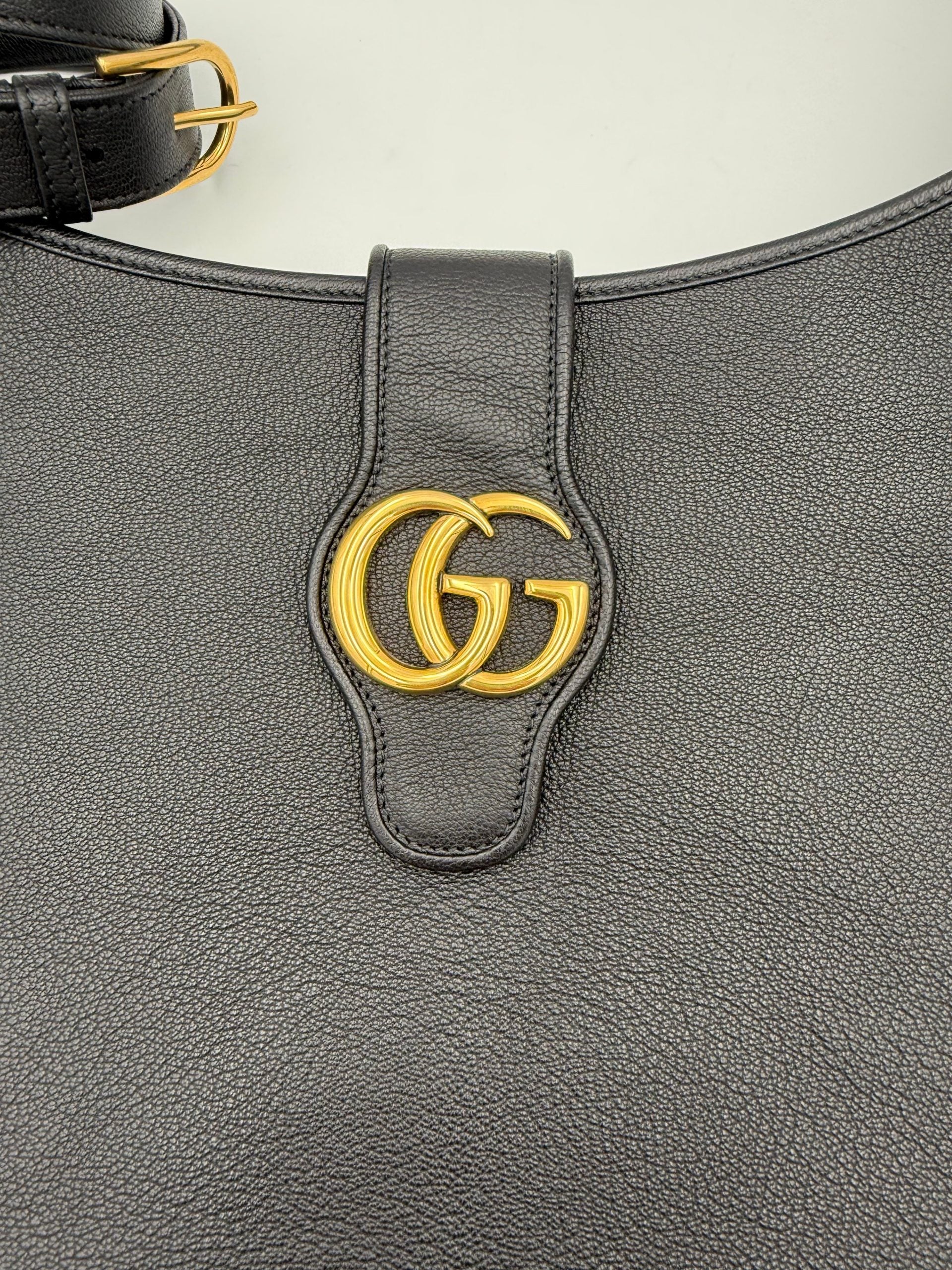 Gucci Bicolor Leather Handbag - Timeless Luxury Redefined