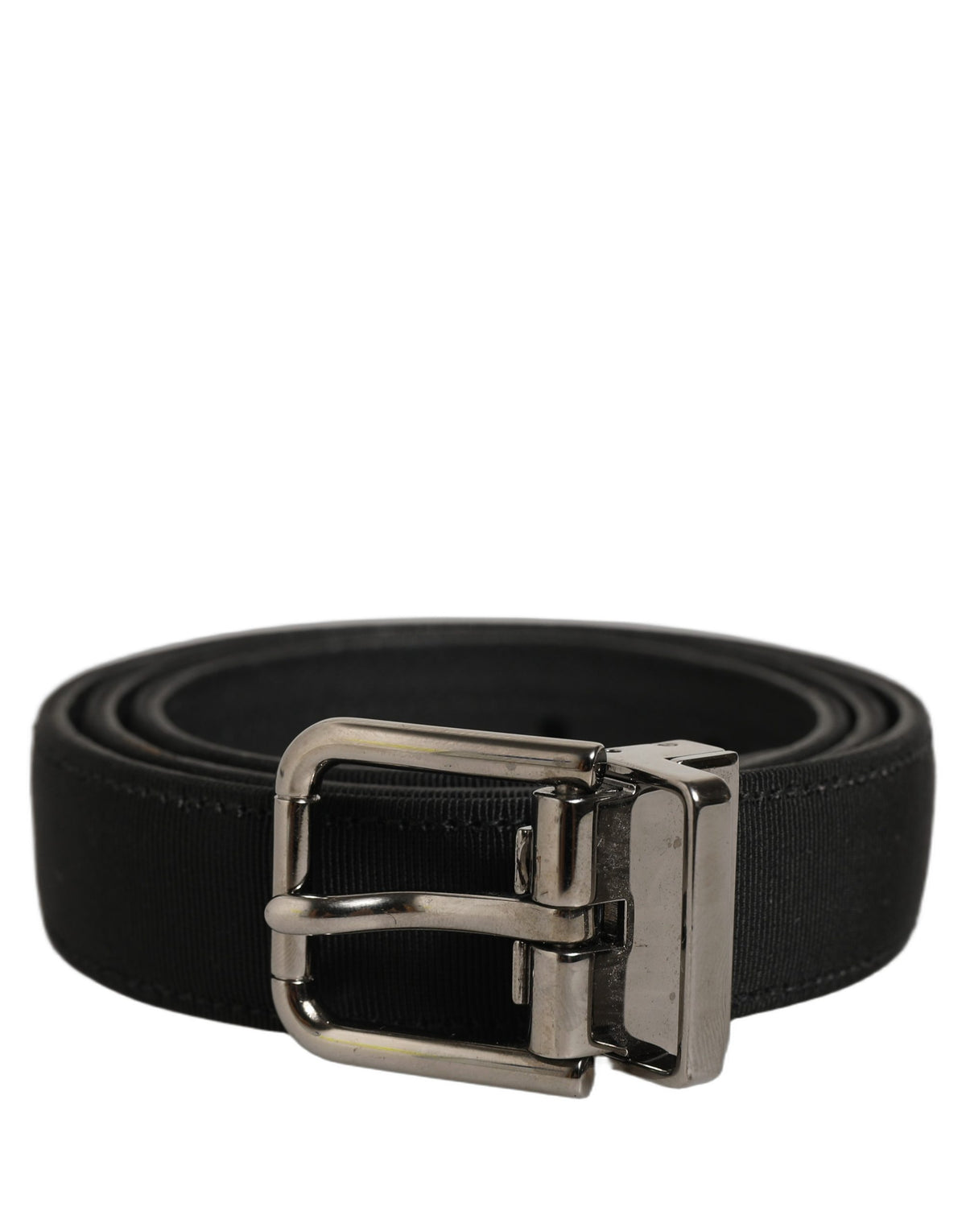 Indulge in the exquisite allure of the Dolce & Gabbana Black Classic Leather Belt, a timeless accessory embodying Italian craftsmanship and luxurious elegance.