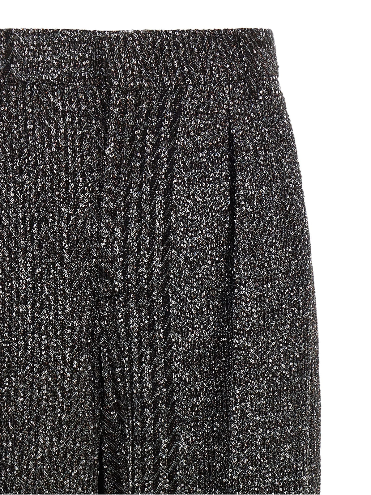 Experience the allure of Missoni Black Polyamide Casual Pants, where exquisite craftsmanship meets luxurious materials, perfect for elevating any sophisticated wardrobe.