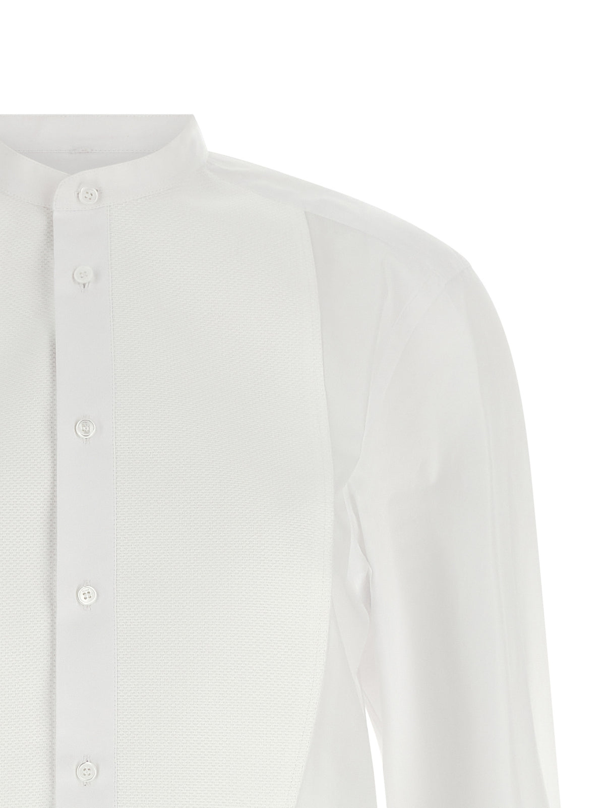 Elevate your wardrobe with the Fendi White Cotton Blouse, a masterpiece of refined craftsmanship that embodies timeless elegance and sophisticated allure.
